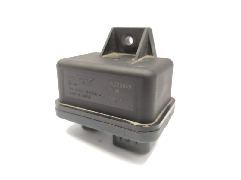 Caja Precalentamiento 55229840 95510812  - Opel Combo D 1.3 16v Cdti 3