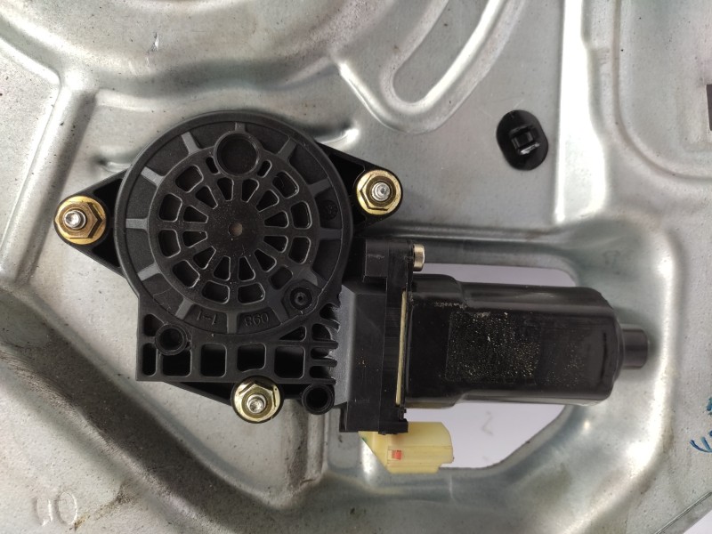Elevalunas Delantero Izquierdo 824702e010 824052e000  - Hyundai Tucson (jm) 2.0 Crdi Cat 2