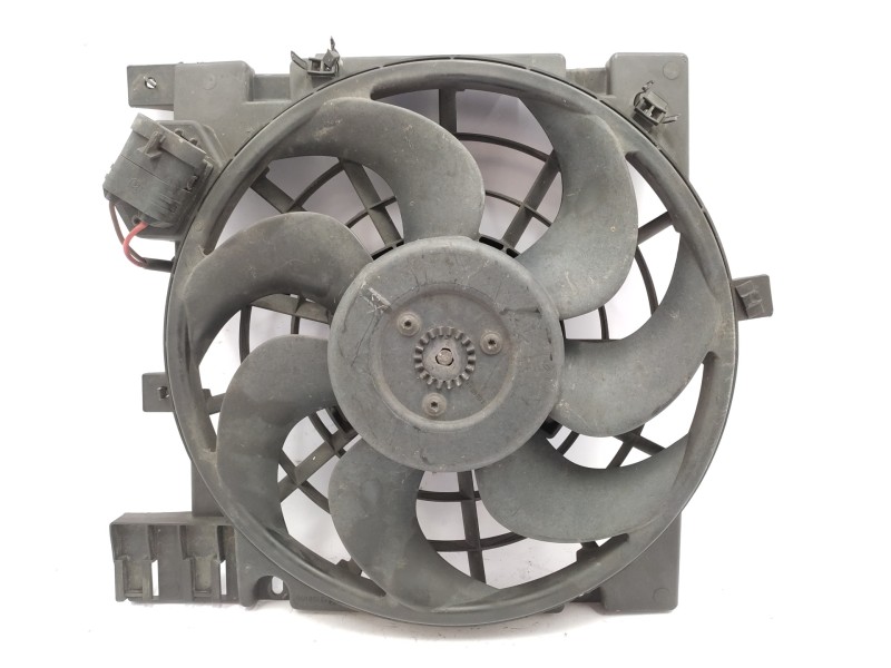 Recambio de electroventilador para opel zafira b enjoy referencia OEM IAM 13147279 0130303302 24467444
