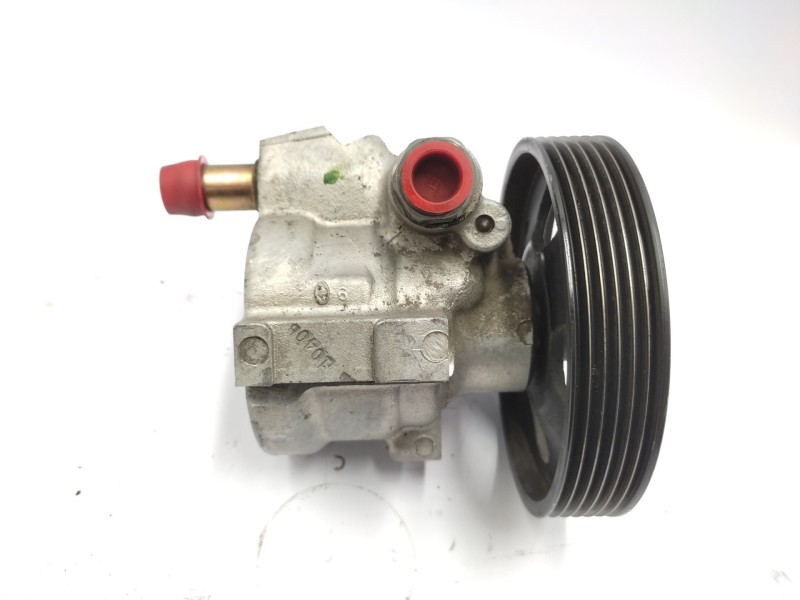 Bomba Direccion 8200071050 30620812  - Volvo S40 Berlina 1.9 Diesel Cat 5
