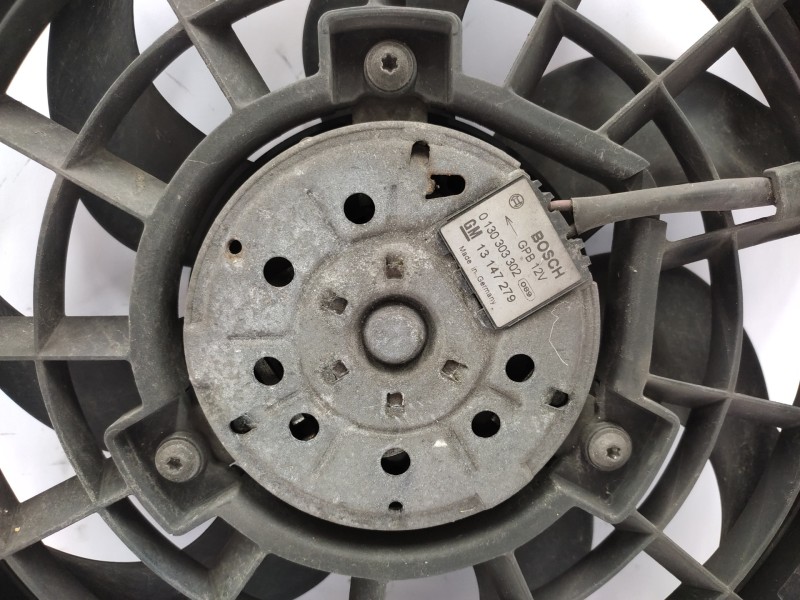 Recambio de electroventilador para opel zafira b enjoy referencia OEM IAM 13147279 0130303302 24467444