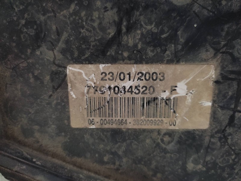 Faro Derecho 7701044520  - Renault Master Desde '98 1.9 Diesel 2