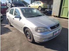 opel astra g berlina del año 2000