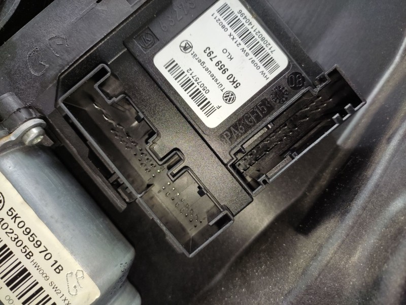 Elevalunas Delantero Izquierdo 5k0837461b  - Volkswagen Golf Vi (5k1) 1.6 Tdi 4