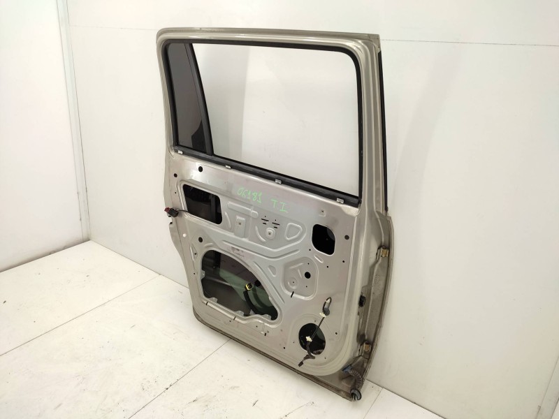 Recambio de puerta trasera izquierda para opel zafira b 1.9 cdti referencia OEM IAM 13203015  