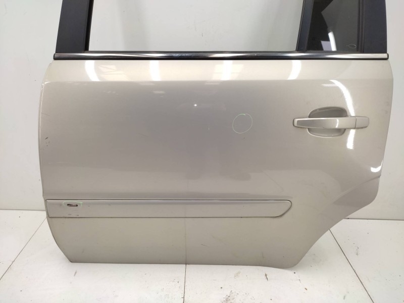 Recambio de puerta trasera izquierda para opel zafira b 1.9 cdti referencia OEM IAM 13203015  