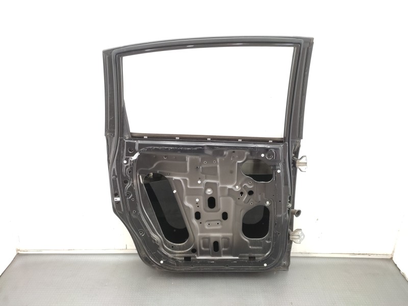Puerta Trasera Izquierda 6300321101  - Ssangyong Rodius Xdi 4