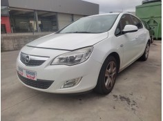 opel astra j lim. del año 2012