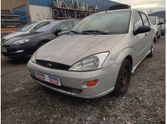 ford focus berlina (cak) del año 2001
