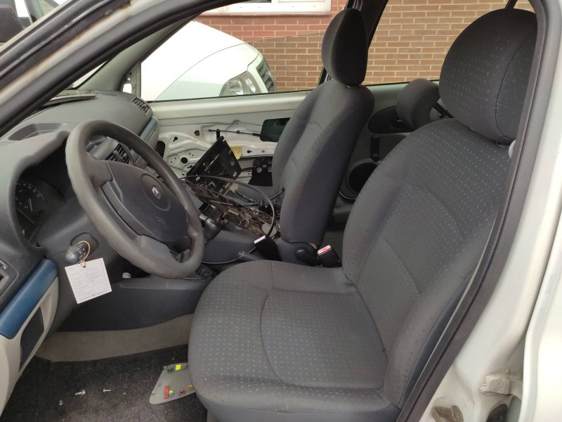 renault clio ii fase ii (b/cb0) del año 2004