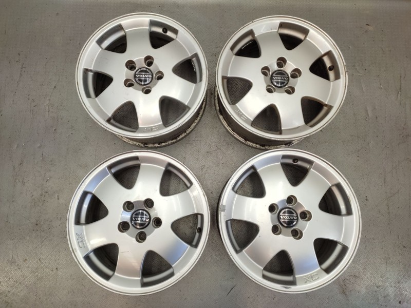Recambio de juego llantas para volvo xc70 2.4 t awd cross country referencia OEM IAM 9499551  