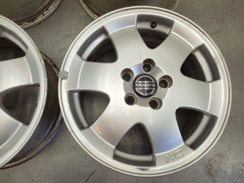 Recambio de juego llantas para volvo xc70 2.4 t awd cross country referencia OEM IAM 9499551  