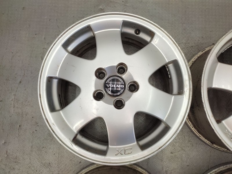 Recambio de juego llantas para volvo xc70 2.4 t awd cross country referencia OEM IAM 9499551  