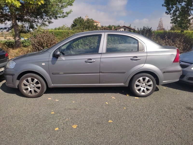 chevrolet aveo hatchback (t300) del año 2011