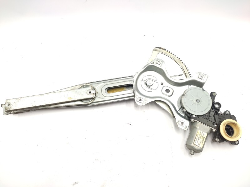 Recambio de elevalunas delantero derecho para toyota auris hybrid active referencia OEM IAM 6981002310  