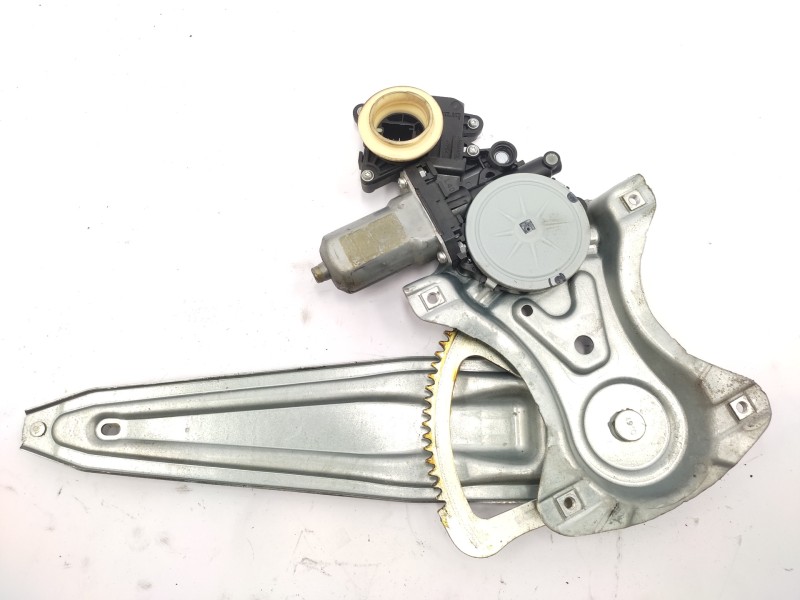 Recambio de elevalunas trasero derecho para toyota auris hybrid active referencia OEM IAM 6983002390  