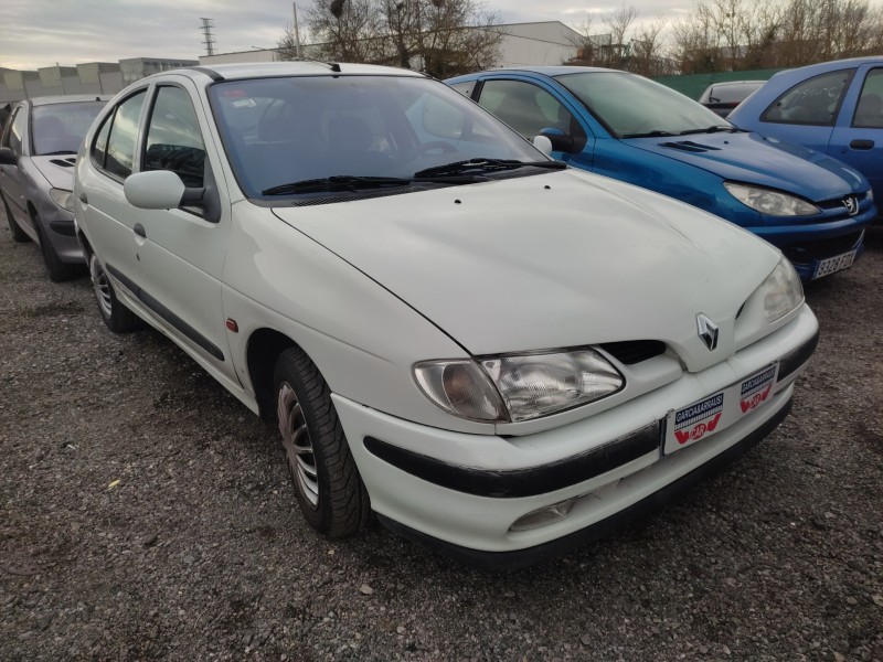 renault megane i berlina hatchback (ba0) del año 1999