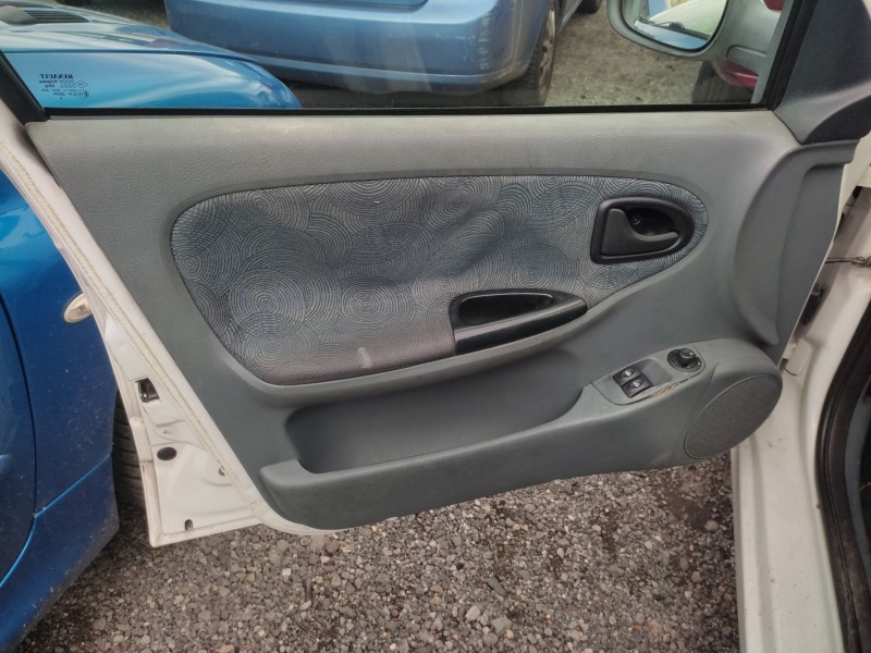 renault megane i berlina hatchback (ba0) del año 1999