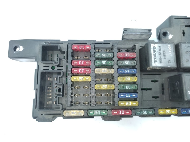 Caja Reles / Fusibles 518828108 30728008  - Volvo V70 Familiar D 5 Titanium 5