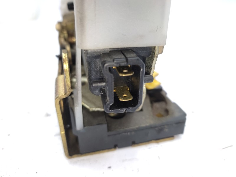 Recambio de puerta trasera izquierda para renault megane i scenic (ja0) 1.4 16v kaleido referencia OEM IAM 7751471235  