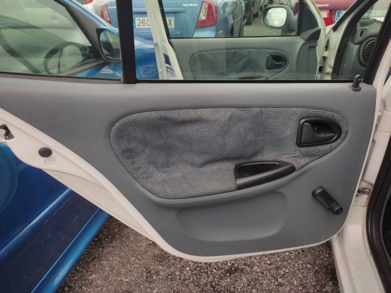 renault megane i berlina hatchback (ba0) del año 1999