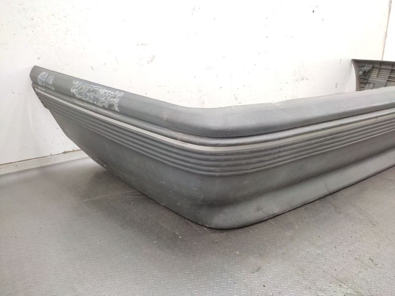 Paragolpes Trasero  - Opel Kadett E Ls Berlina 3