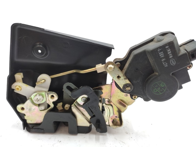 Cerradura Puerta Trasera Izquierda 814102e010  - Hyundai Tucson (jm) 2.0 Cat 4