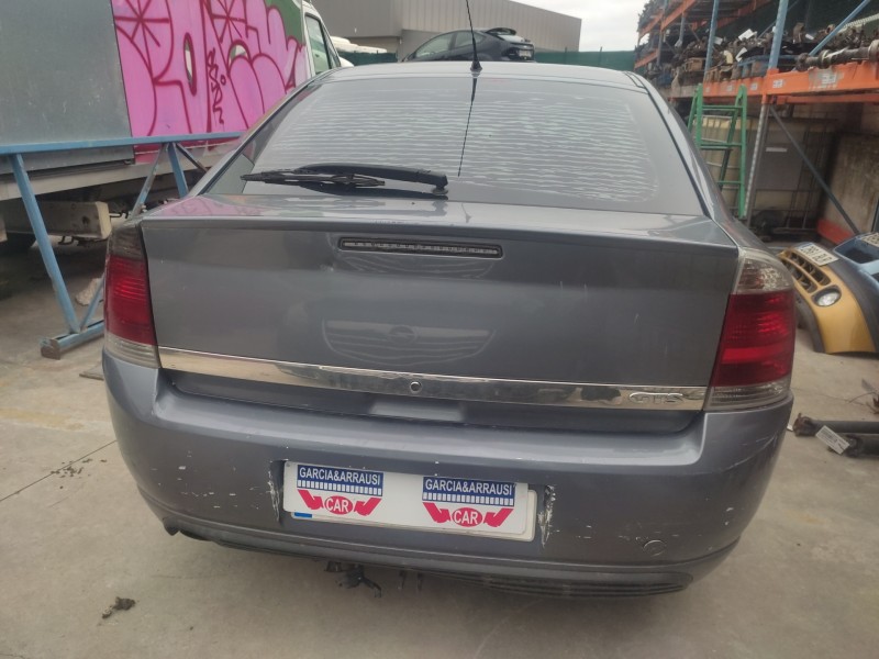 opel vectra c berlina del año 2004