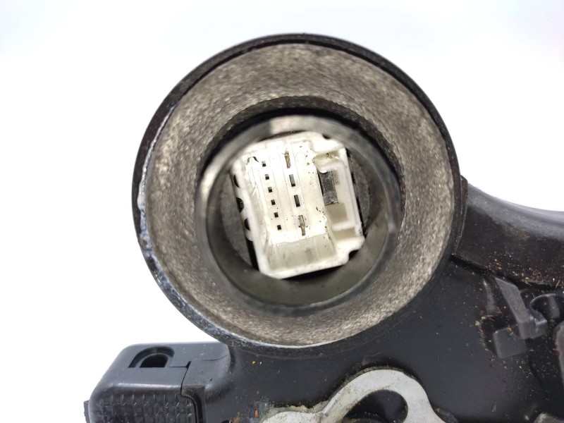 Cerradura Puerta Trasera Derecha  - Toyota Verso 1.6 16v Cat 3