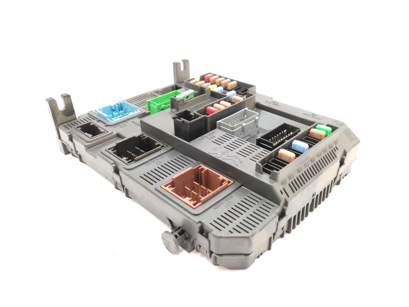 Recambio de caja reles / fusibles para citroën c4 cactus 1.2 vti 82 referencia OEM IAM 9807531680 1612139080 