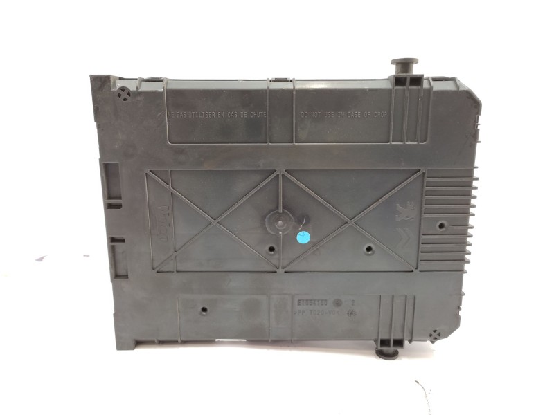 Recambio de caja reles / fusibles para citroën c4 cactus 1.2 vti 82 referencia OEM IAM 9807531680 1612139080 