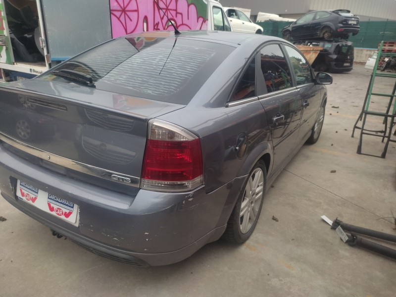 opel vectra c berlina del año 2004