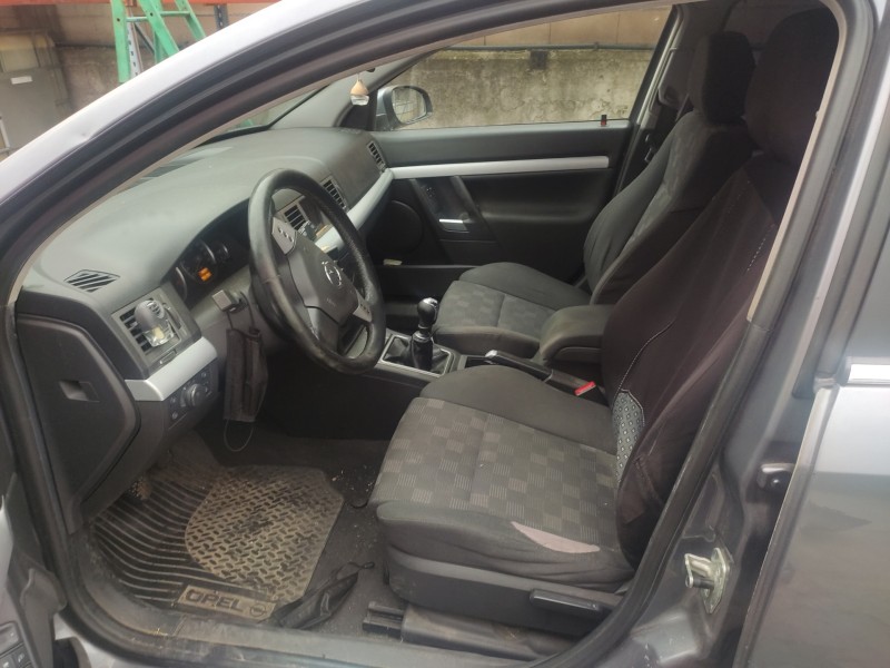 opel vectra c berlina del año 2004