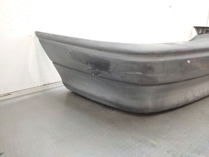Paragolpes Trasero 90487346  - Opel Astra F Berlina Gl 3
