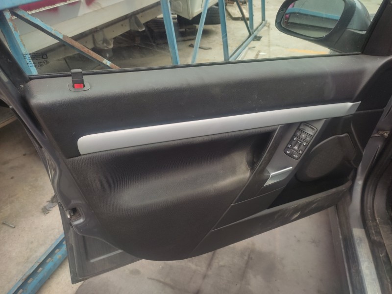 opel vectra c berlina del año 2004