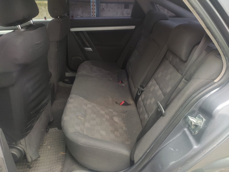 opel vectra c berlina del año 2004