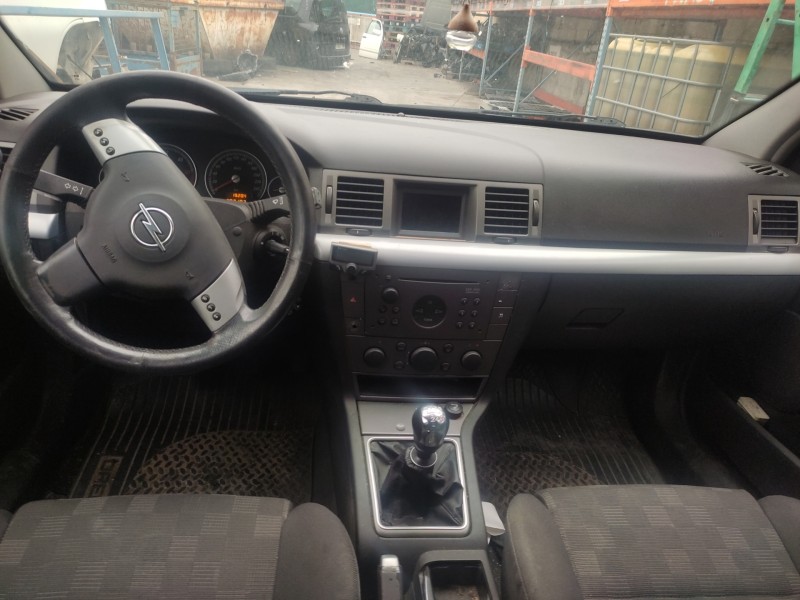 opel vectra c berlina del año 2004