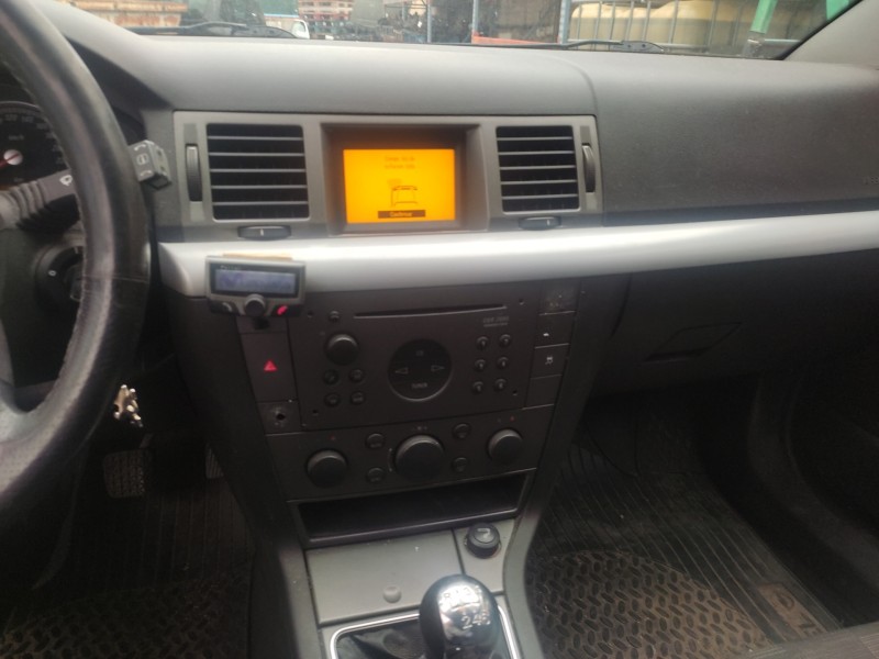 opel vectra c berlina del año 2004