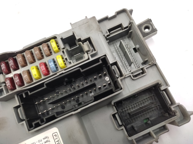 Caja Reles / Fusibles 1353010080  - Fiat Fiorino 1.3 16v Jtd Cat 3