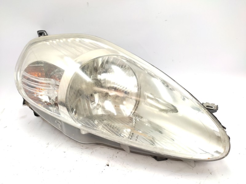 Recambio de faro derecho para fiat grande punto van (199_) 1.4 (199cxb1a, 199dxb1a) referencia OEM IAM 51840989  