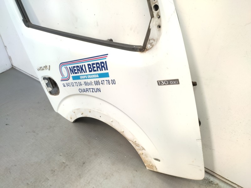 Recambio de puerta delantera derecha para renault maxity 2.5 diesel referencia OEM IAM 7485132735  