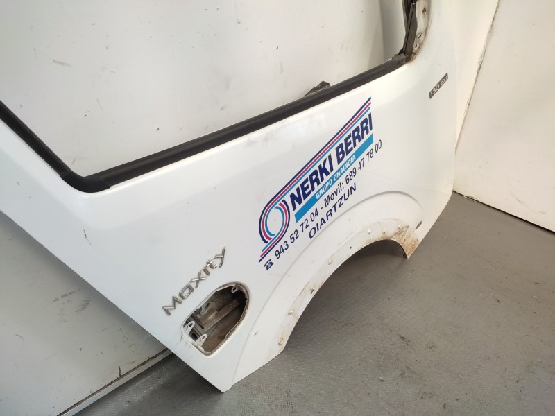Recambio de puerta delantera derecha para renault maxity 2.5 diesel referencia OEM IAM 7485132735  