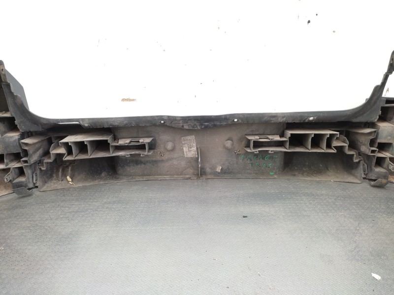 Paragolpes Trasero 8200214759  - Renault Scenic (ja..) 2.0 16v Cat (f4r) 8