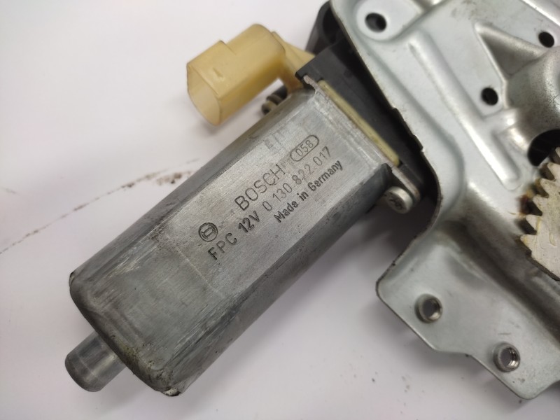 Elevalunas Delantero Derecho 698100d010  - Toyota Yaris (ncp1/nlp1/scp1) 1.3 Cat 3