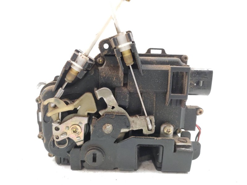 Recambio de cerradura puerta trasera izquierda para audi a6 berlina (4b2) 2.5 tdi referencia OEM IAM 4B0839015G  