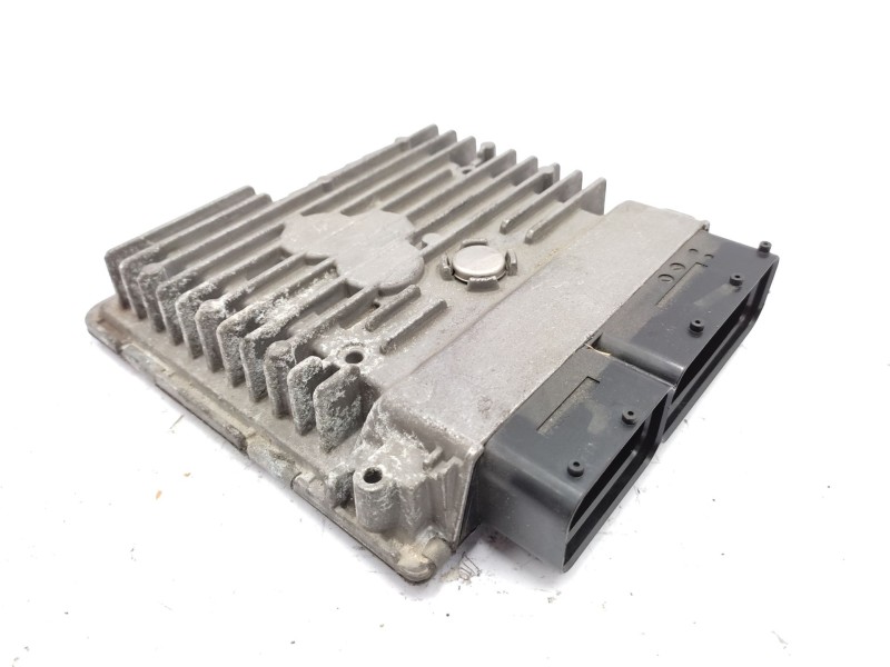 Recambio de centralita motor uce para volkswagen golf vi (5k1) 1.6 tdi referencia OEM IAM 03L906023DR  5WP42637AA