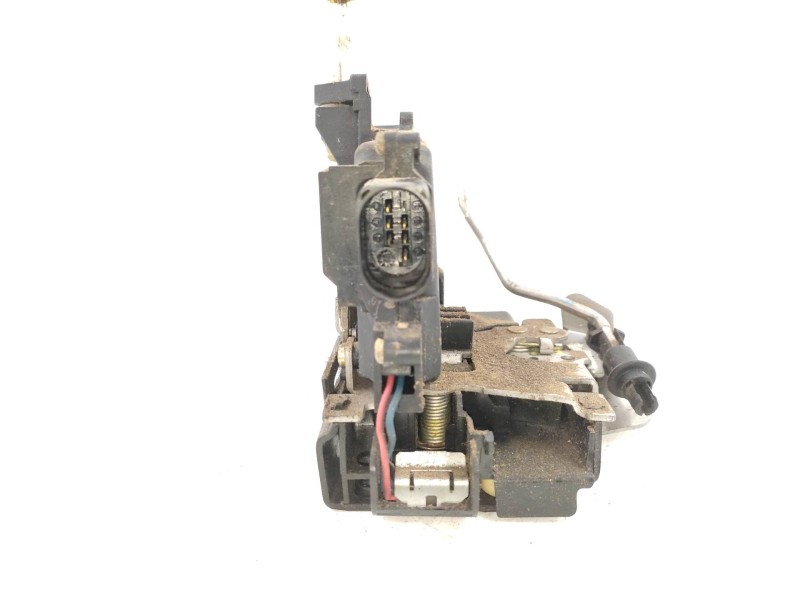 Recambio de cerradura puerta trasera izquierda para audi a6 berlina (4b2) 2.5 tdi referencia OEM IAM 4B0839015G  