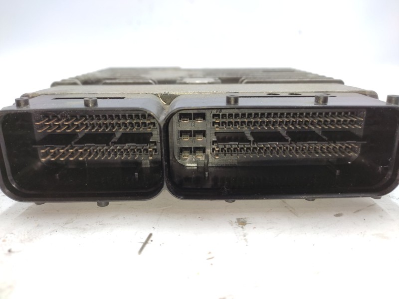 Recambio de centralita motor uce para volkswagen golf vi (5k1) 1.6 tdi referencia OEM IAM 03L906023DR  5WP42637AA