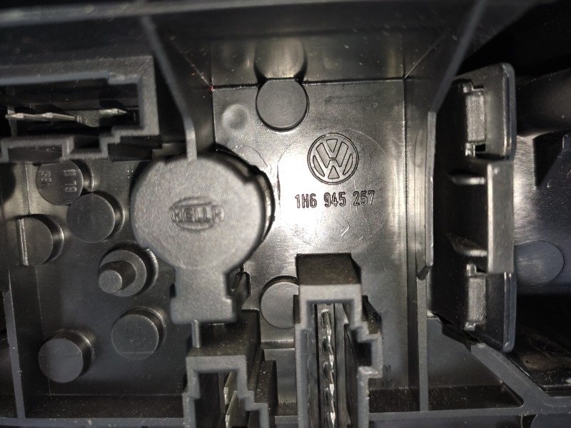 Piloto Trasero Izquierdo 1h6945111  - Volkswagen Golf Iii Berlina (1h1) Rolling Stones 2