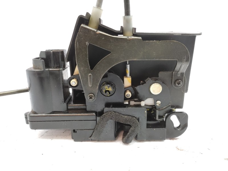 Cerradura Puerta Delantera Izquierda 7121021021  - Ssangyong Rodius 2.7 Turbodiesel Cat 2